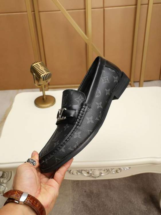 Picture of Louis Vuitton Shoes _SKULVsz38-44mnf054914325